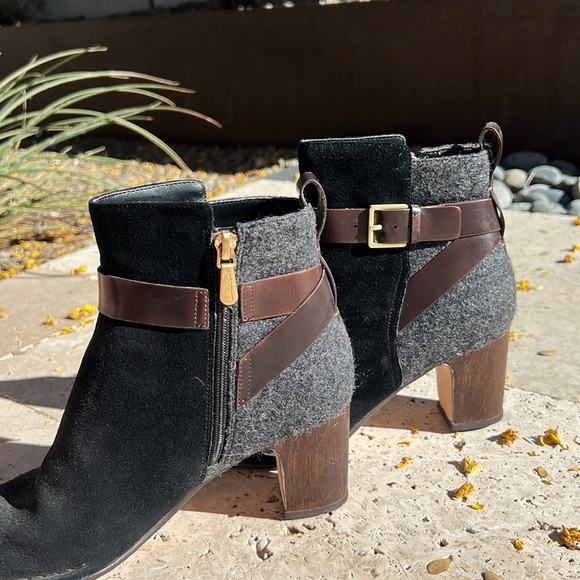 Clarks suede, leather and flannel zip-up booties. - Picture 2 of 10